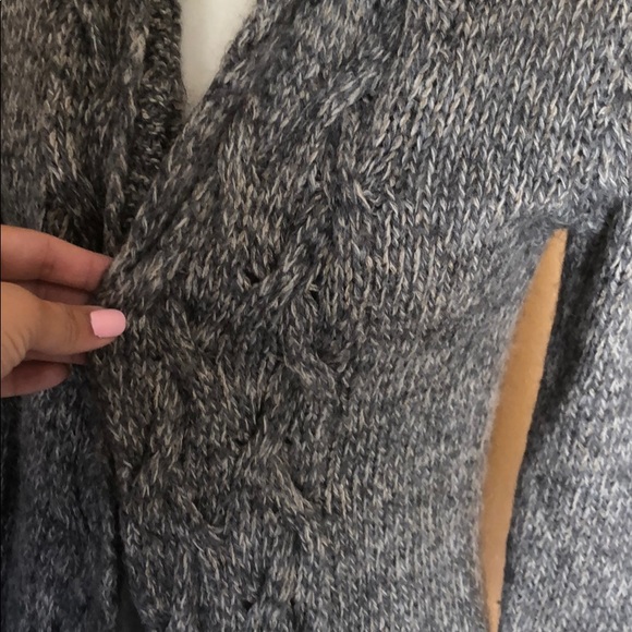 ⭐️✨2 for$15 ✨⭐️ Berreti Cardigan size small - Picture 3 of 7